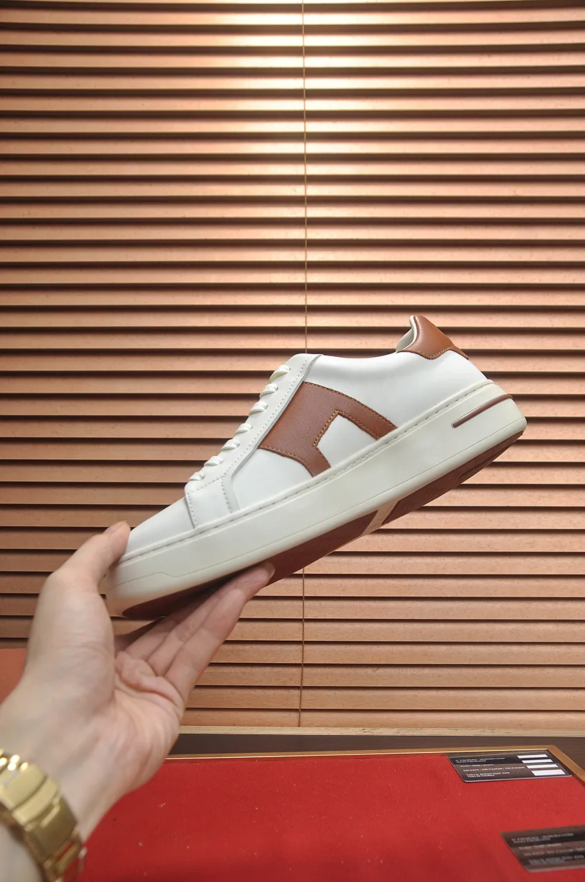 Men's men's shoes 💰580💶[𝐥𝐨𝐫𝐨 𝐏𝐢𝐚𝐧𝐚] lp classic loafers, an Italian treasure brand, the only brand that can match Hermès! Only after wearing it do we realize that we cannot let down our feet. The upper is imported cashmere, the lining of water-dyed cowhide ➕ the cowhide feet, the official original glass rubber outsole, and the pendant. Exclusive original packaging (tag ➕ brand paper ➕ outer box ➕ hand bag) code number: 38-46 (45 46 customized)
